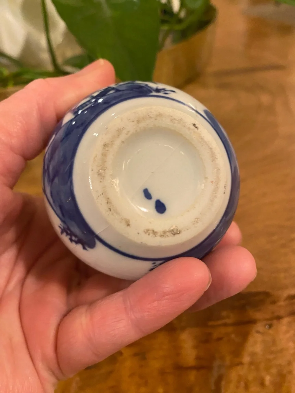 VTG Blue & White Chinoiserie Porcelain Miniature Jar Bud Vase Landscape Pagoda